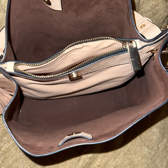 Used a handful of times from 3 bird Nest,new condition. ❤️ - Picture 2 of 6